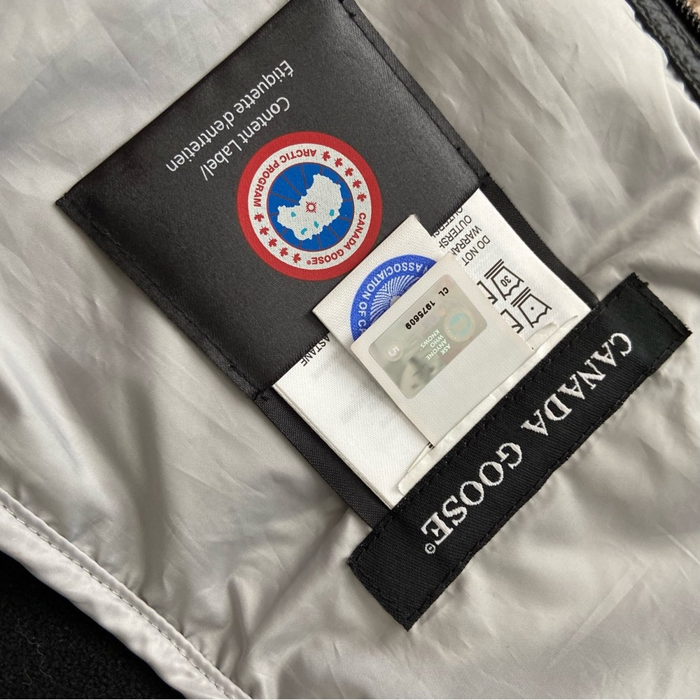 Canada Goose Black Puffer Jacket - Picture 12 of 16
